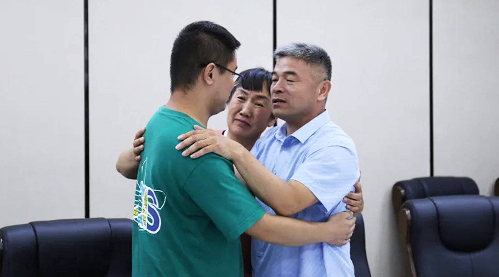 別讓郭剛堂父子再為情法所困